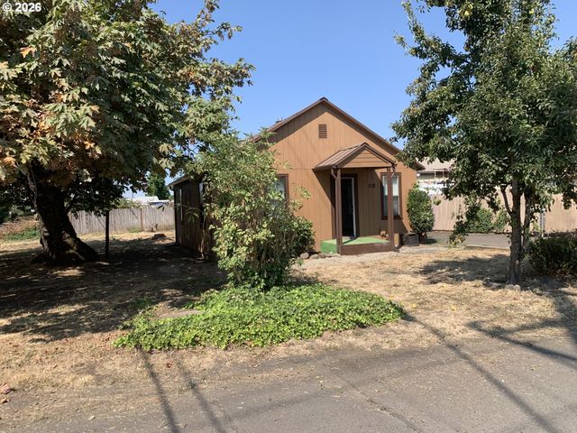 218 S 19TH St, Springfield, OR 97477