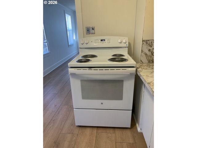 218 S 19TH St, Springfield, OR 97477