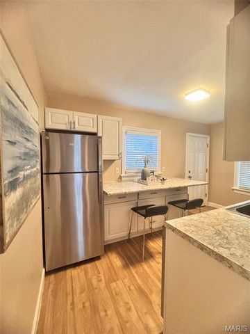 6748 Vernon Avenue, University City, MO 63130