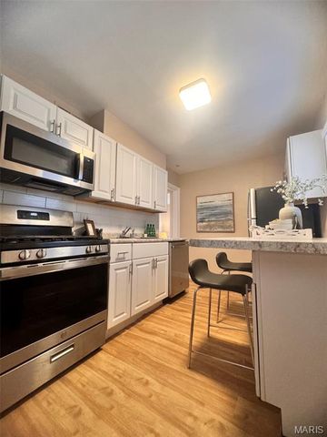 6748 Vernon Avenue, University City, MO 63130
