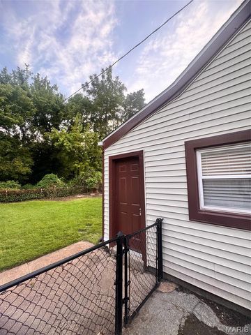 6748 Vernon Avenue, University City, MO 63130