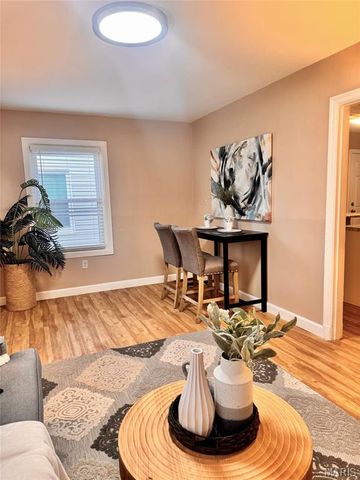 6748 Vernon Avenue, University City, MO 63130