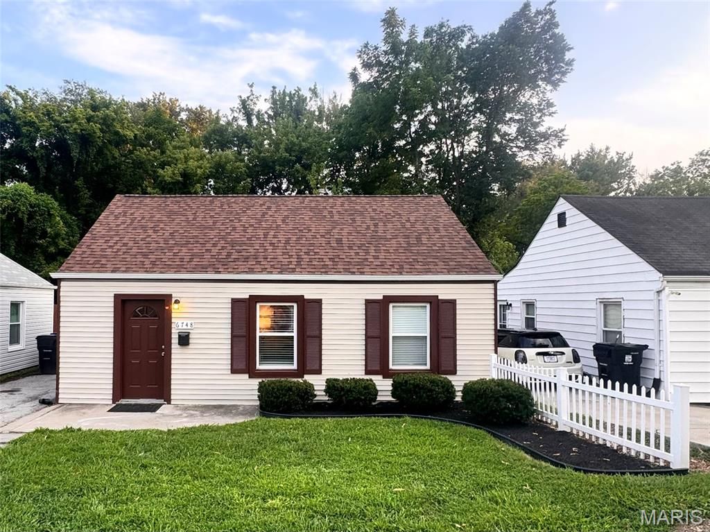 6748 Vernon Avenue, University City, MO 63130