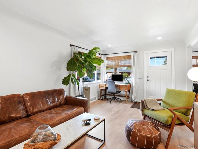 3233 Jasmine Street, Denver, CO 80207