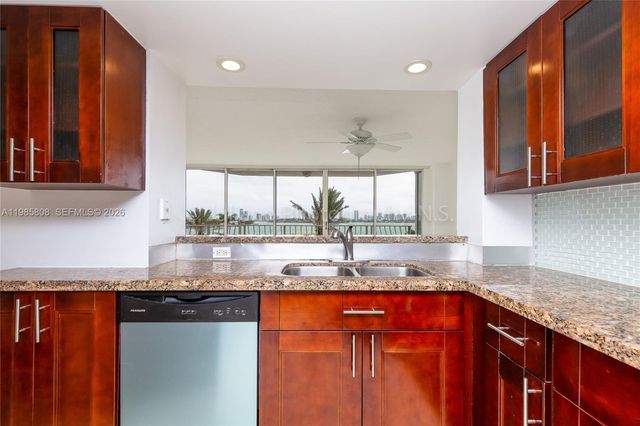 7601 E Treasure Dr 607, North Bay Village, FL 33141