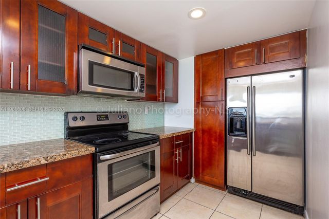 7601 E Treasure Dr 607, North Bay Village, FL 33141