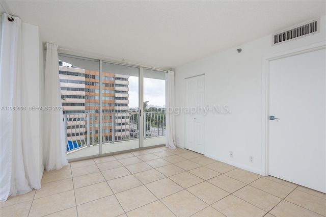 7601 E Treasure Dr 607, North Bay Village, FL 33141