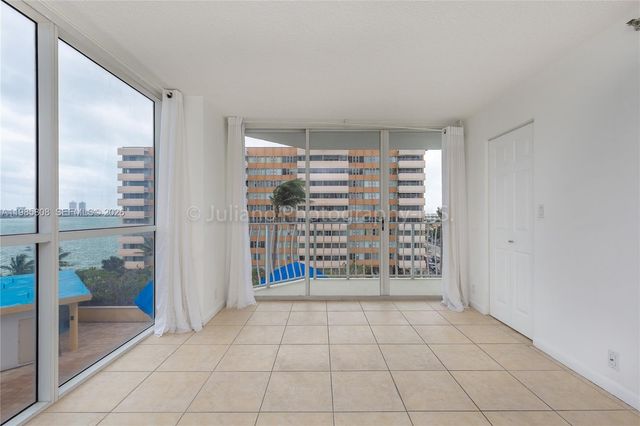 7601 E Treasure Dr 607, North Bay Village, FL 33141