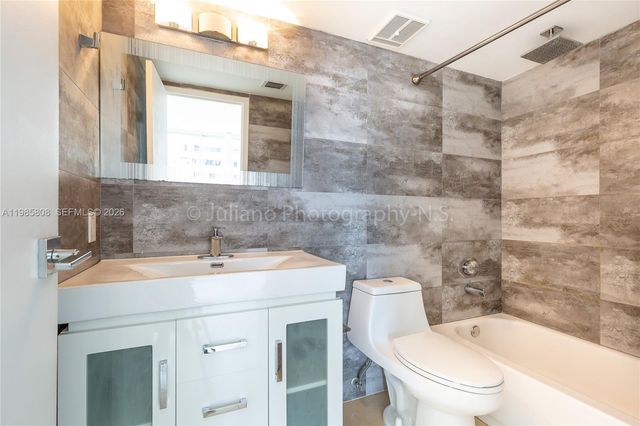 7601 E Treasure Dr 607, North Bay Village, FL 33141