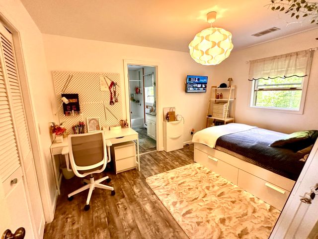 14 Laurel Ridge Dr, Belchertown, MA 01007