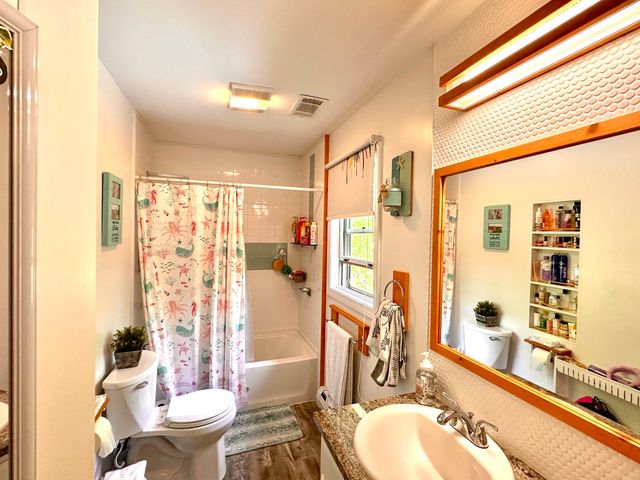 14 Laurel Ridge Dr, Belchertown, MA 01007
