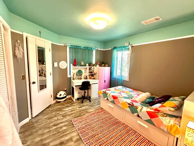 14 Laurel Ridge Dr, Belchertown, MA 01007