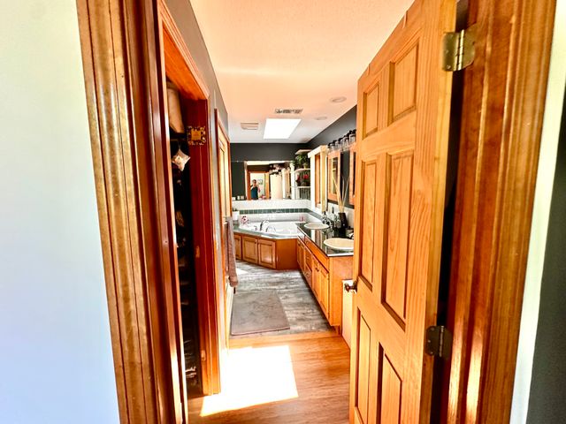 14 Laurel Ridge Dr, Belchertown, MA 01007