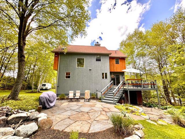 14 Laurel Ridge Dr, Belchertown, MA 01007