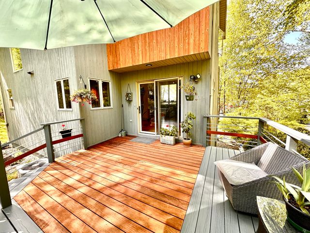 14 Laurel Ridge Dr, Belchertown, MA 01007