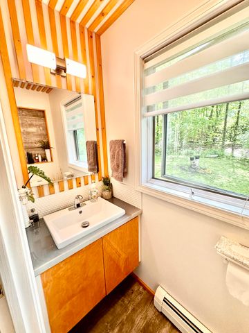 14 Laurel Ridge Dr, Belchertown, MA 01007