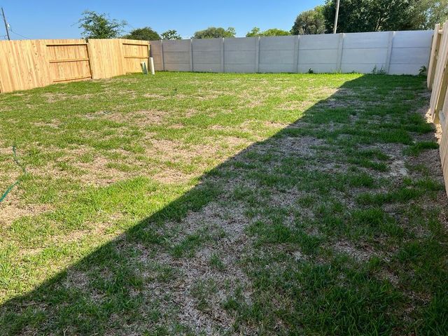 24123 Breckenridge Pass Ln, Hockley, TX 77433