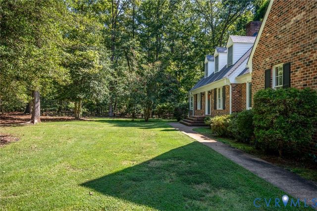 2409 Three Bridge Rd, Powhatan, VA 23139
