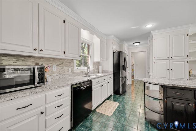 2409 Three Bridge Rd, Powhatan, VA 23139