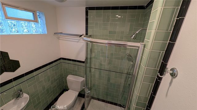 872 Lucile Avenue A, Silver Lake, CA 90026