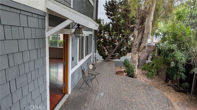 872 Lucile Avenue A, Silver Lake, CA 90026
