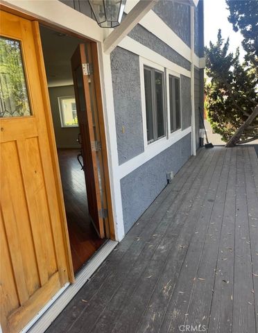872 Lucile Avenue A, Silver Lake, CA 90026