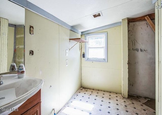 726 3rd Avenue, Troy, NY 12182