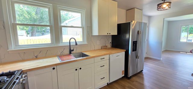 3220 Coker Avenue, Evansville, IN 47714