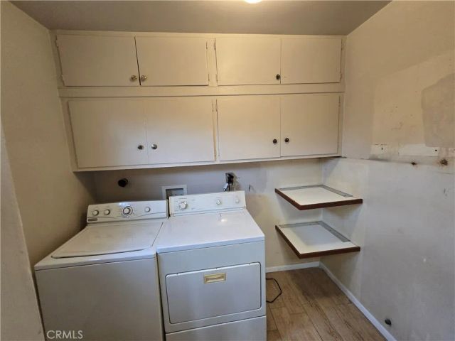 7875 Bellaire Avenue, North Hollywood, CA 91605