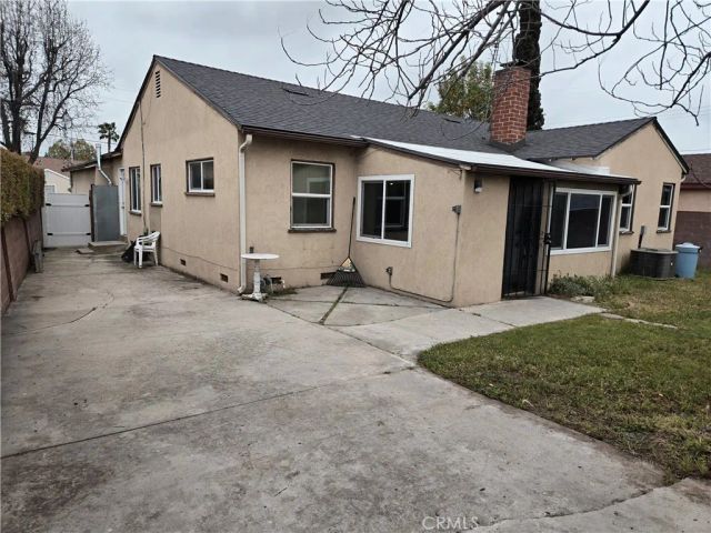 7875 Bellaire Avenue, North Hollywood, CA 91605