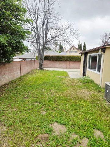 7875 Bellaire Avenue, North Hollywood, CA 91605