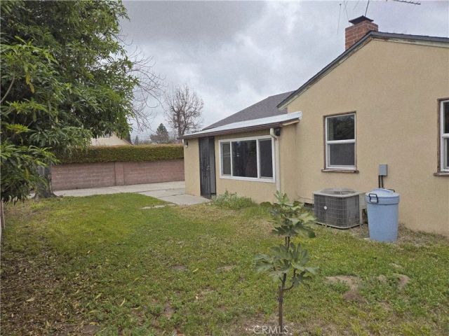 7875 Bellaire Avenue, North Hollywood, CA 91605