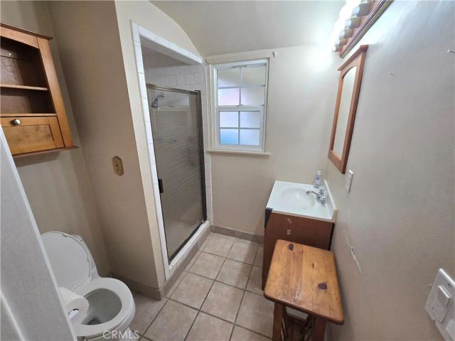 7875 Bellaire Avenue, North Hollywood, CA 91605