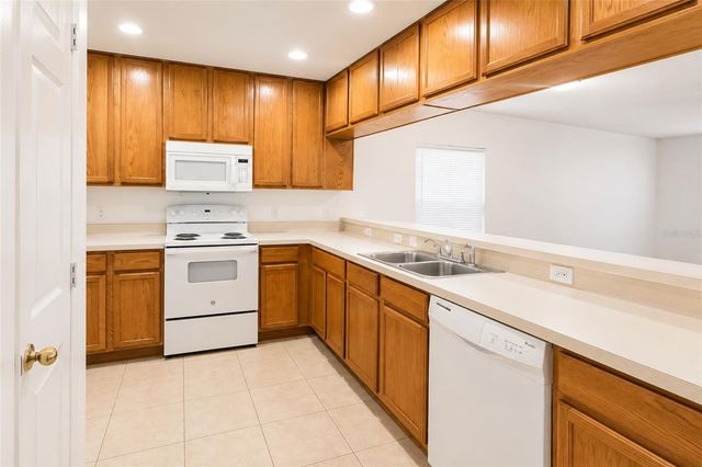 702 E MADISON STREET, Plant City, FL 33563