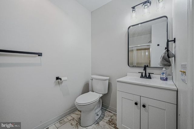 1604 WATERS EDGE DR, Newark, DE 19702