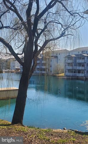 1604 WATERS EDGE DR, Newark, DE 19702