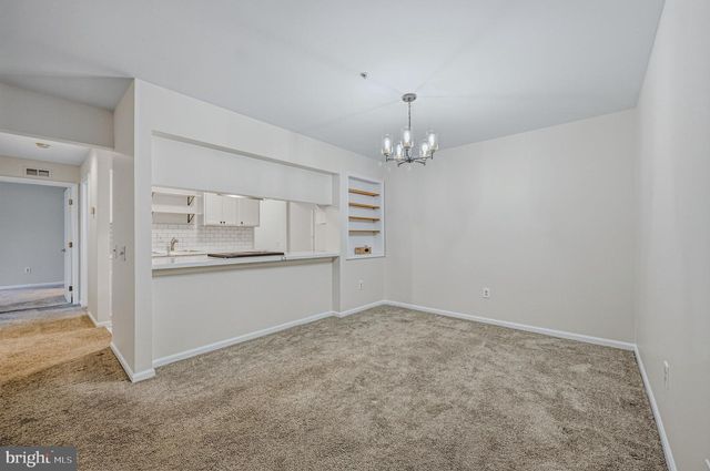 1604 WATERS EDGE DR, Newark, DE 19702