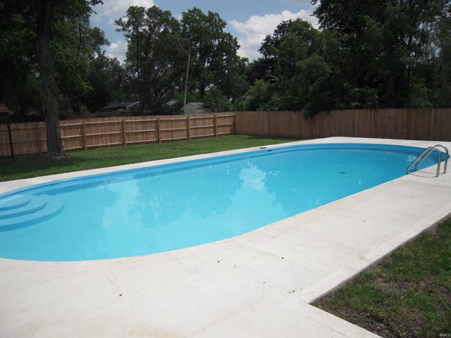 28880 County Road 16, Elkhart, IN 46516