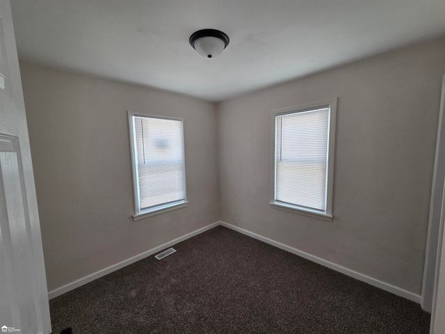 2205 E Whittemore Avenue, Burton, MI 48529