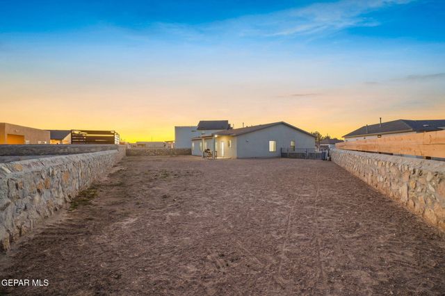356 PLATEAU Drive, Socorro, TX 79927