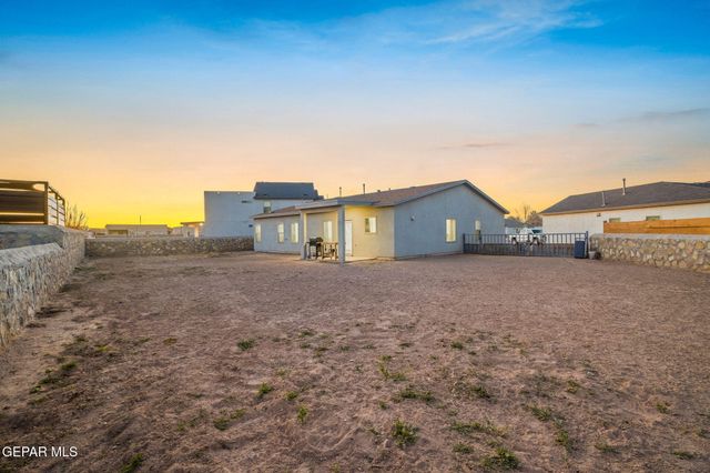 356 PLATEAU Drive, Socorro, TX 79927