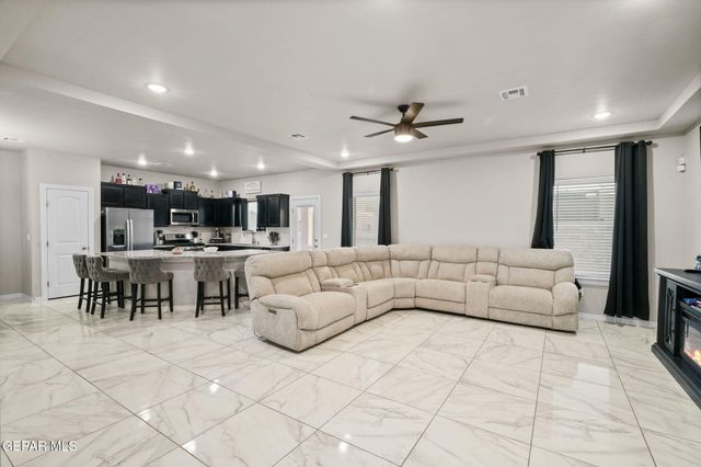 356 PLATEAU Drive, Socorro, TX 79927