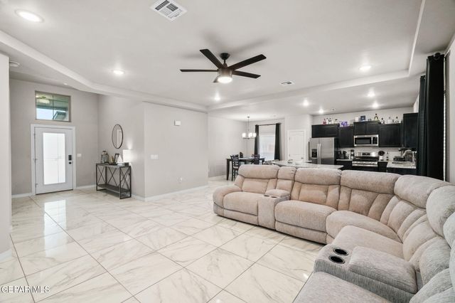 356 PLATEAU Drive, Socorro, TX 79927