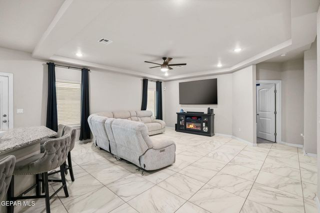 356 PLATEAU Drive, Socorro, TX 79927