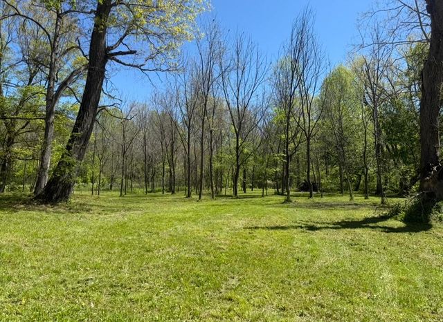 8040 W Martin Road, Three Oaks, MI 49128