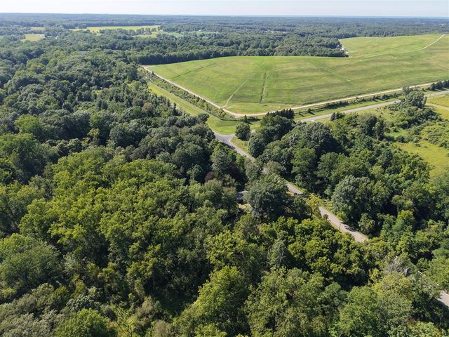 8040 W Martin Road, Three Oaks, MI 49128