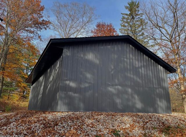 8040 W Martin Road, Three Oaks, MI 49128