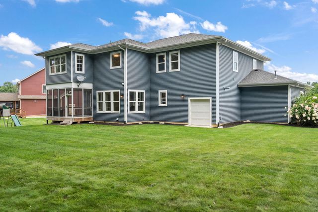 326 W Houghton Drive, Valparaiso, IN 46385