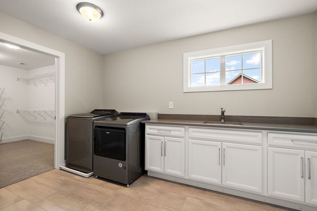 326 W Houghton Drive, Valparaiso, IN 46385