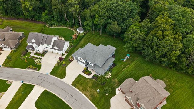 326 W Houghton Drive, Valparaiso, IN 46385